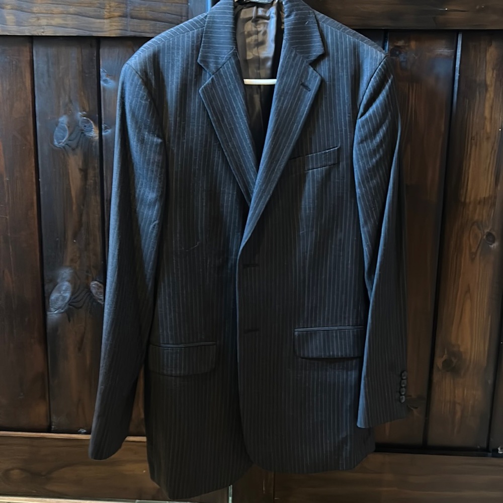 J.Ferrar 2pc pinstriped suit 40L pants 34x32